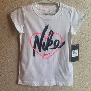 Girls Size 5 Nike T-Shirt